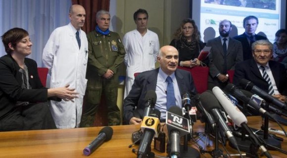 Félix Báez sin fiebre y comenzando a alimentarse, confirman los médicos en Ginebra